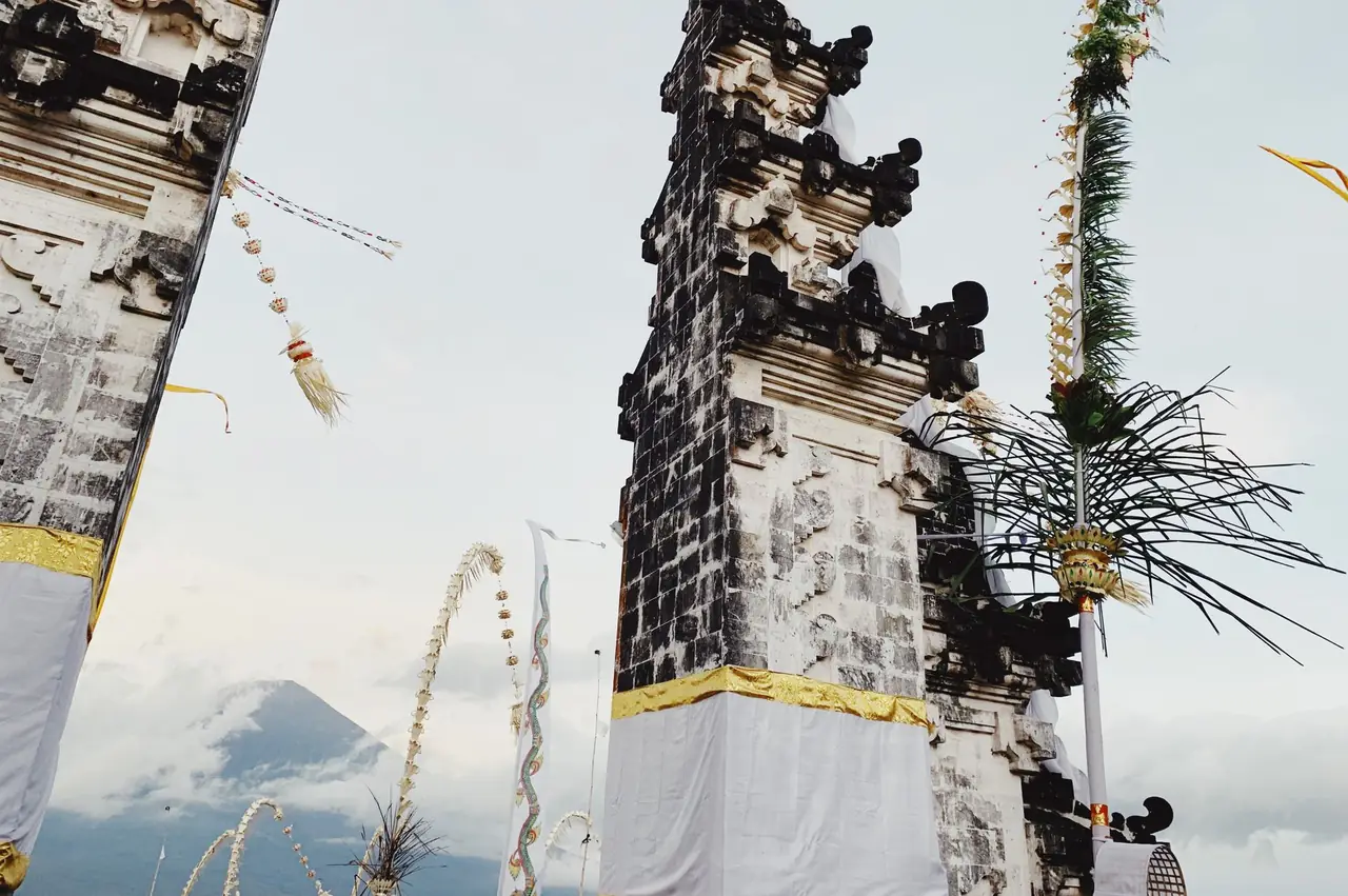 Bali Visa for UAE Residents 2026 | e-VOA Guide — bali temple gate sunrise
