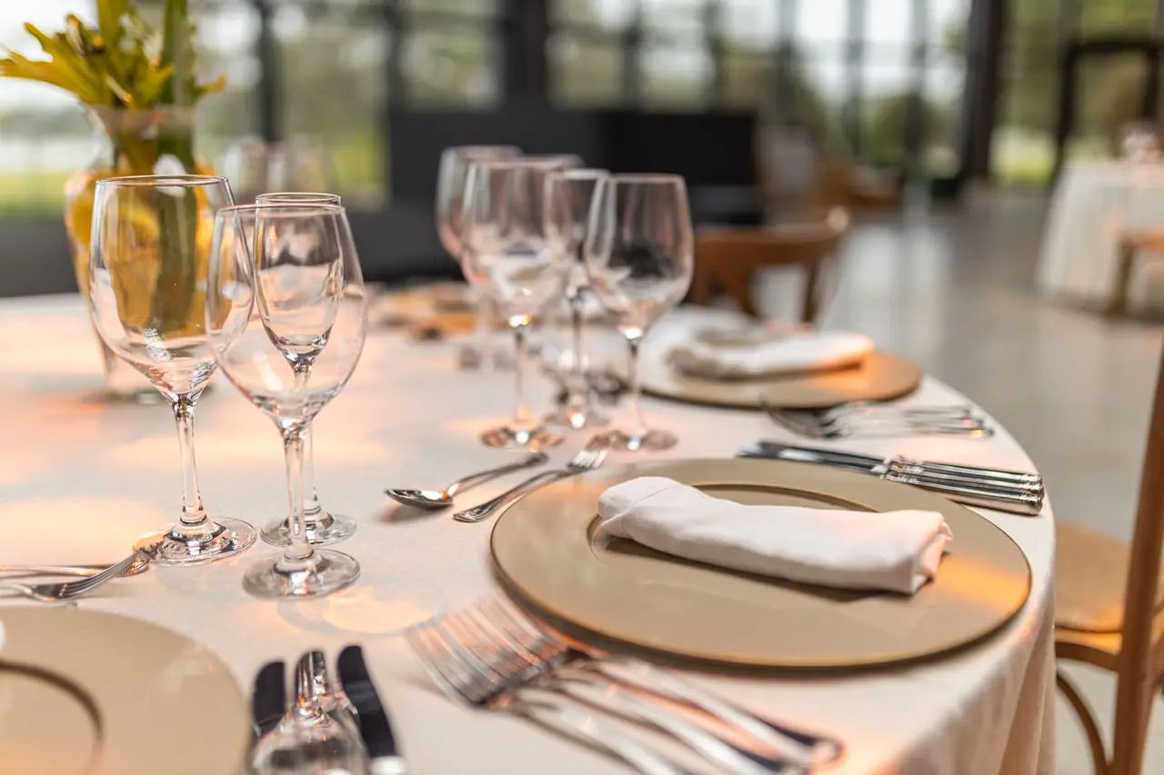 Halal & Muslim-Friendly Bali for Gulf Travellers — bali fine dining restaurant table